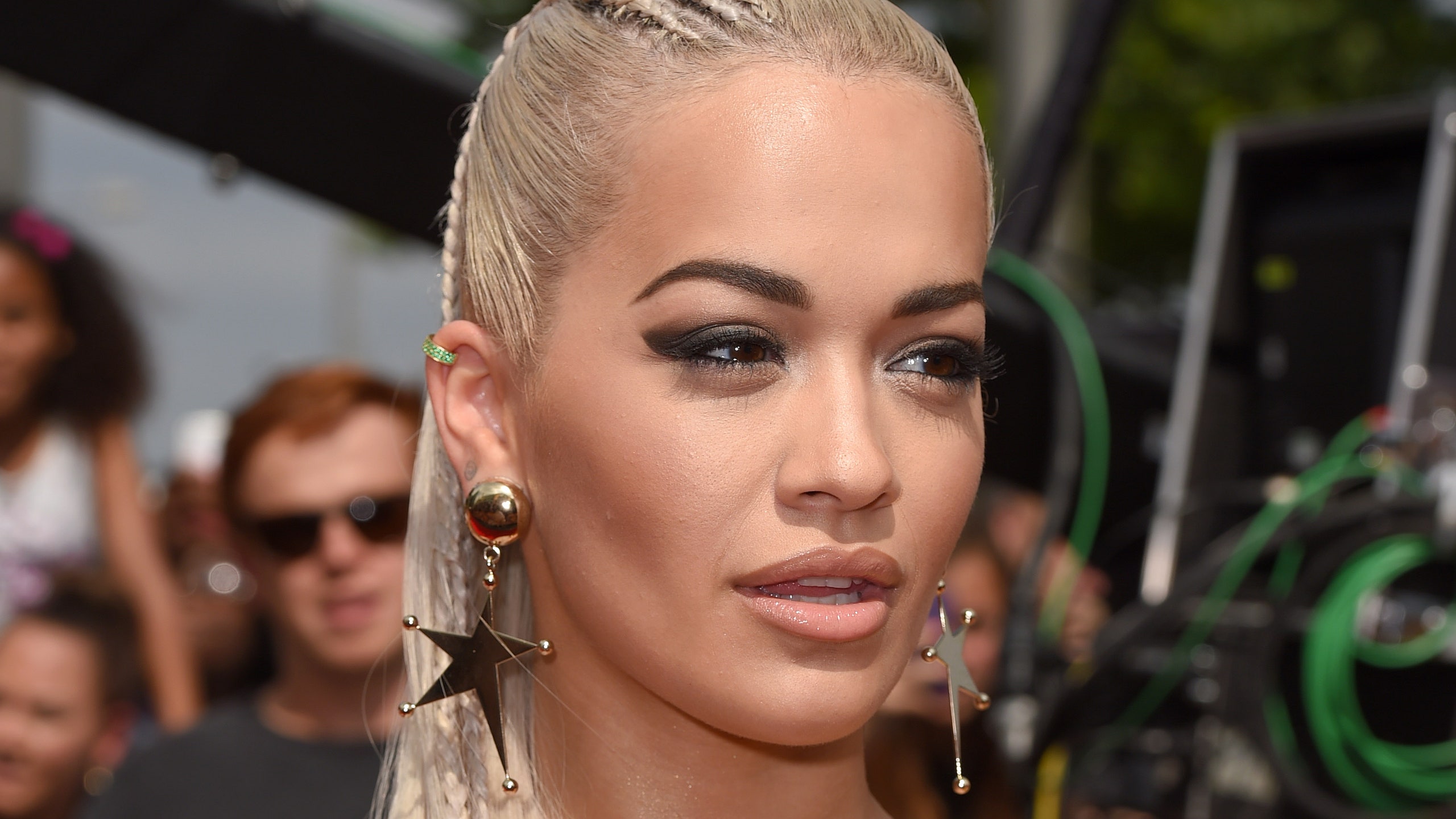 Rita Ora a plătit o locație pentru a încălca regulile Covid, a declarat poliția comisiei