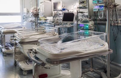 Marie Curie vrea închiderea a 5 paturi la ATI nou născuți după plecarea a 7 asistente