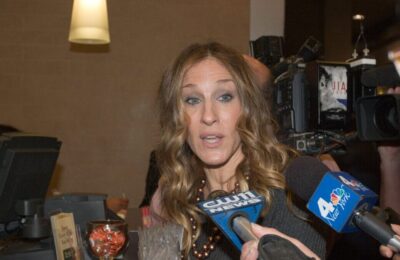 Sarah Jessica Parker aduce 2 romane japoneze in SUA – Ce se ascunde in pagini?