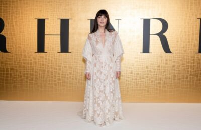 Dakota Johnson – Look sportiv de milioane și o amendă – Ironie maximă!