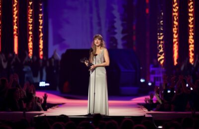 Taylor Swift, regina iHeartRadio – 7 trofee și un discurs emoționant pentru Travis Kelce