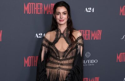 Anne Hathaway șochează! Rochie transparentă Schiaparelli incendiază online-ul