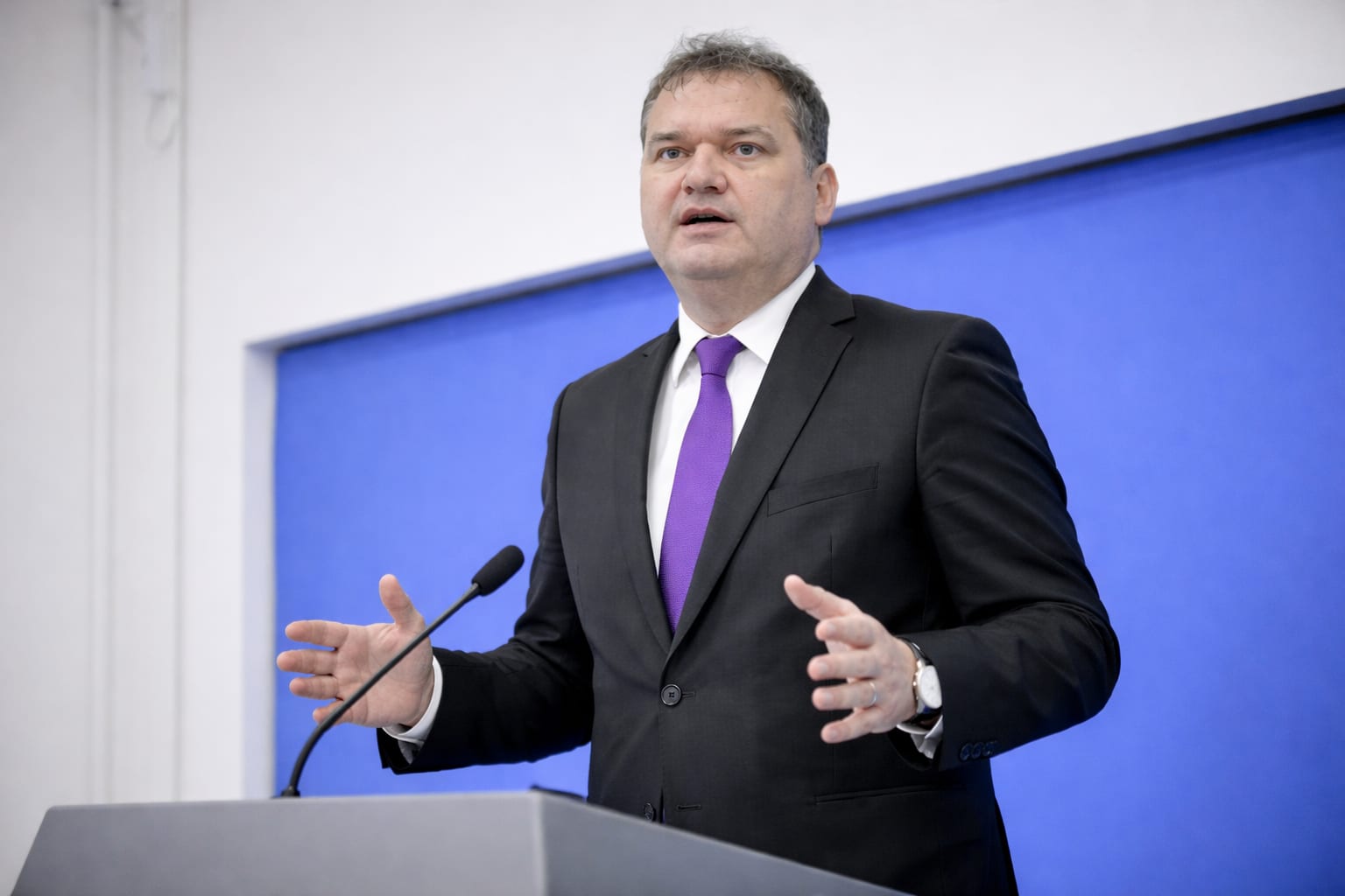 Ministerul Sănătății propune deblocarea a 7.805,5 posturi pentru spitale și ambulanță