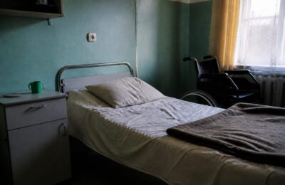 Un bărbat de 55 de ani relocat din azilele din Bihor în Mureș a murit, iar autoritățile așteaptă concluziile IML