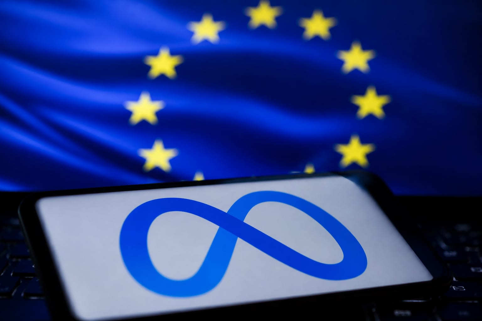 Uniunea Europeană acuză Meta și ia în calcul interzicerea derulării infinite