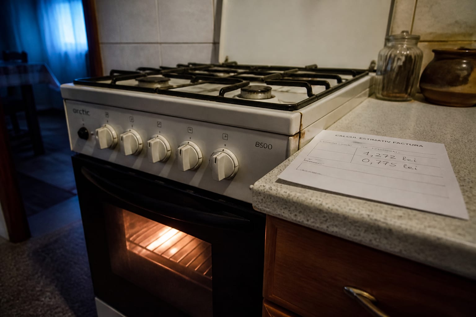 Gătitul pe gaz este mai ieftin decât cel electric: cât plătești pentru o oră la cuptor și la plită