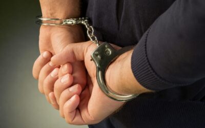 Polițiștii ieșeni au depistat un tânăr urmărit național și l-au dus în Arestul IPJ Iași