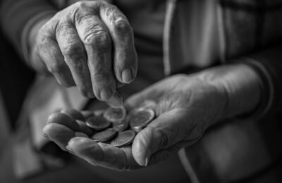 Statul completează veniturile pentru 885.745 de pensionari. Unde se plătesc cele mai mari indemnizații