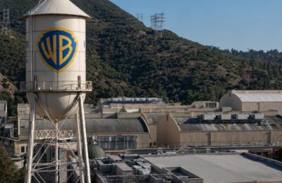 Paramount poate prelua Warner Bros. Discovery. Acordul protejează CNN și impune minimum 30 de filme anual în primii doi ani, apoi 32 în următorii trei